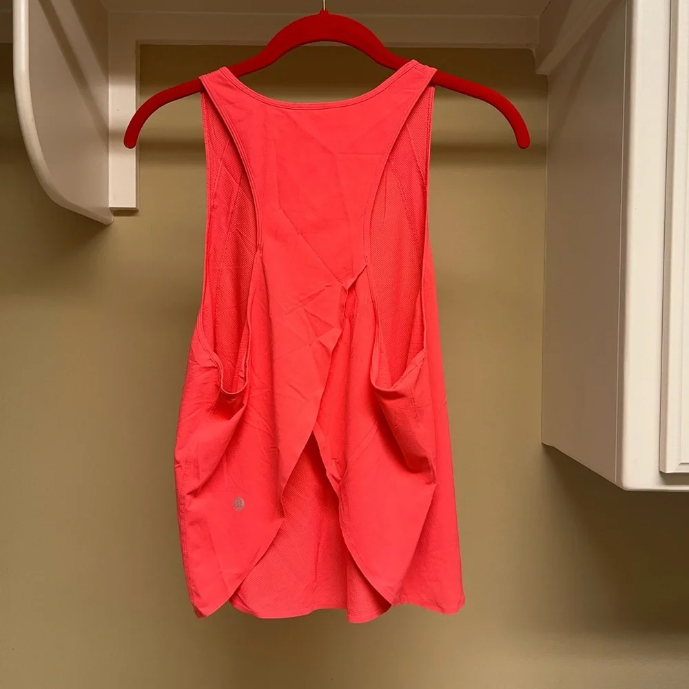 Bundle Lululemon Tanks - Picture 8 of 11